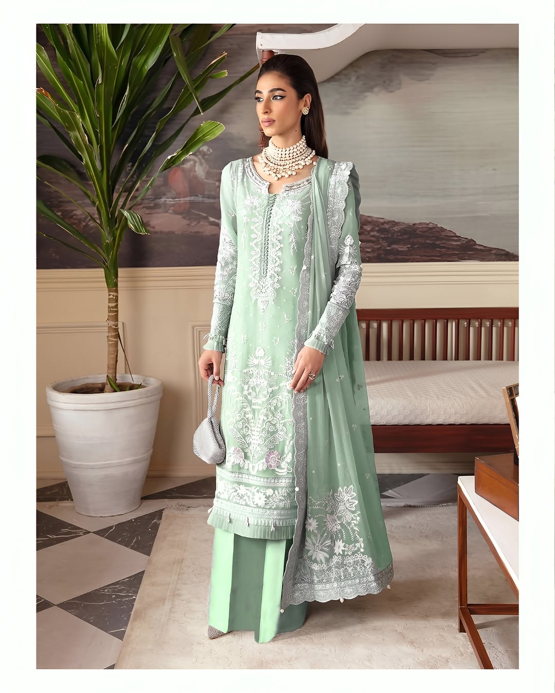 Embroidered Luxury Lawn Suit CT-922