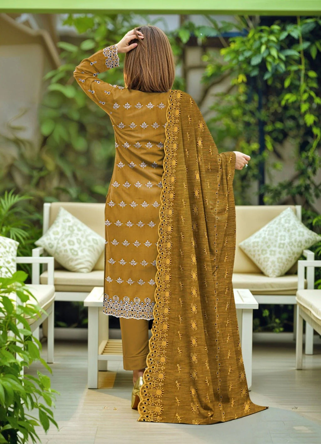 Embroidered Luxury Lawn Suit CT-809