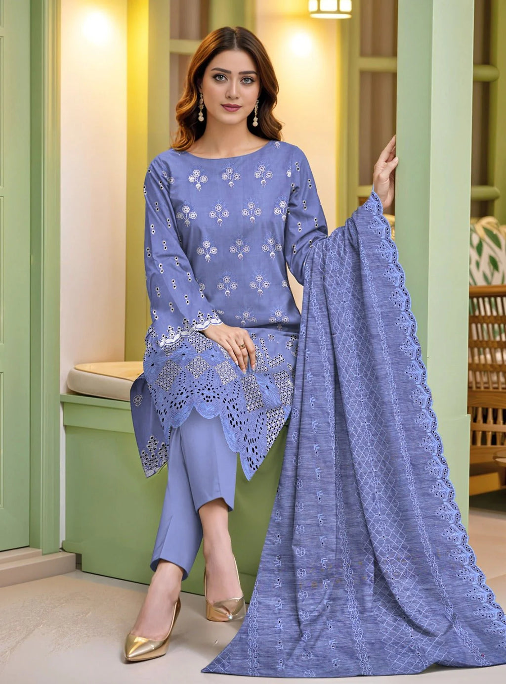 Embroidered Luxury Lawn Suit CT-812