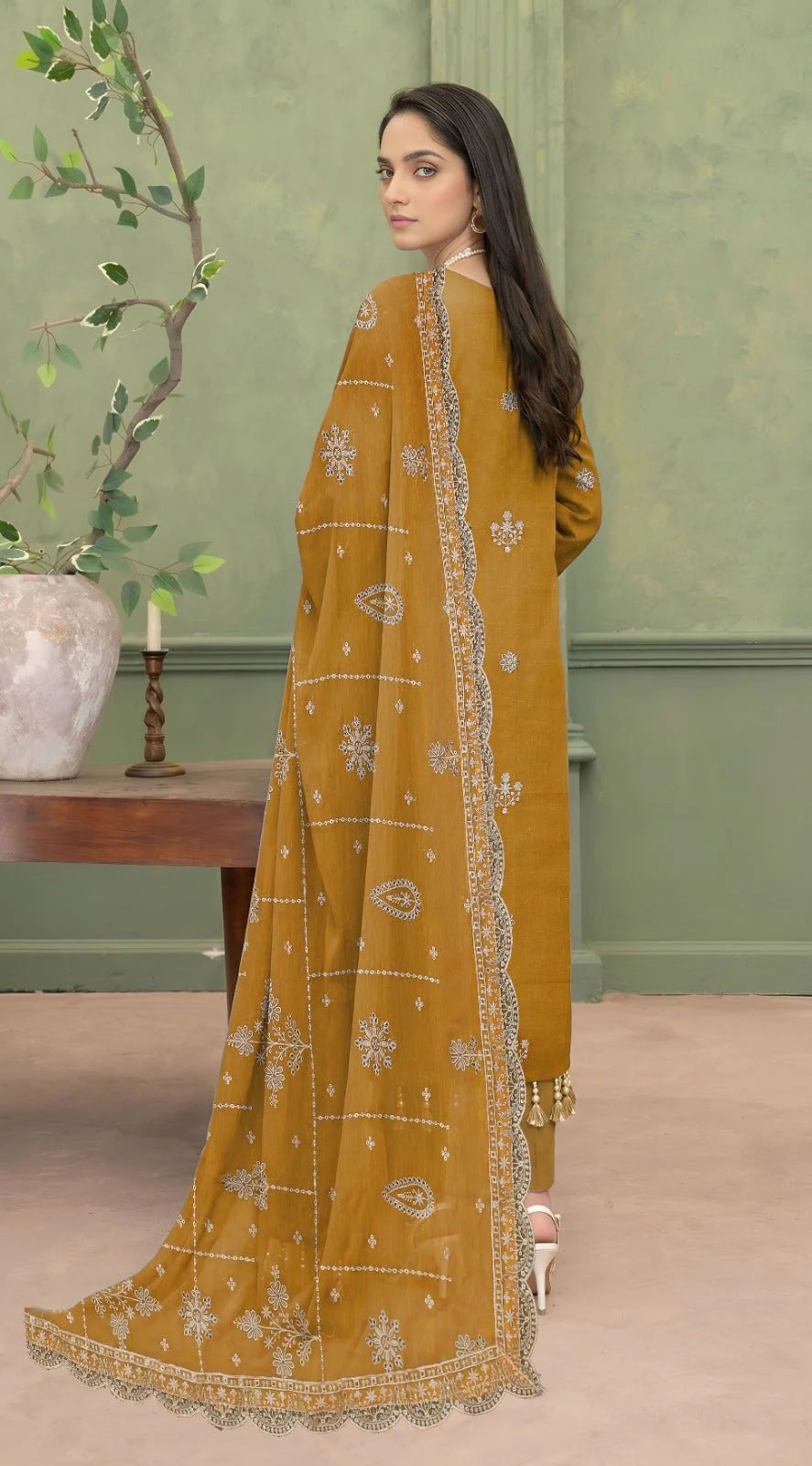 Embroidered Luxury Lawn Suit CT-937