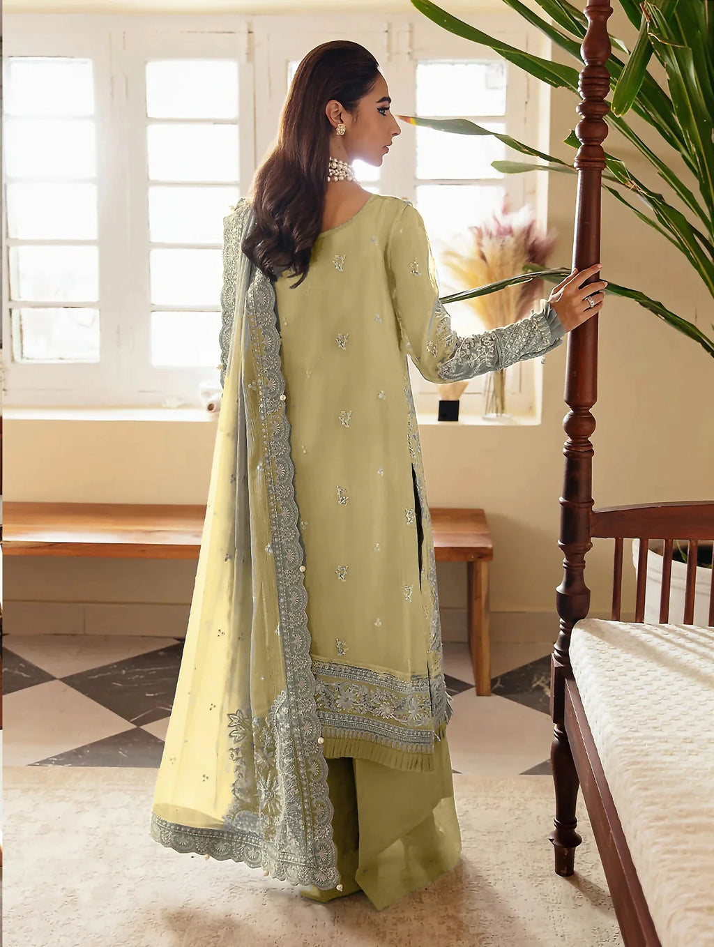 Embroidered Luxury Lawn Suit CT-922