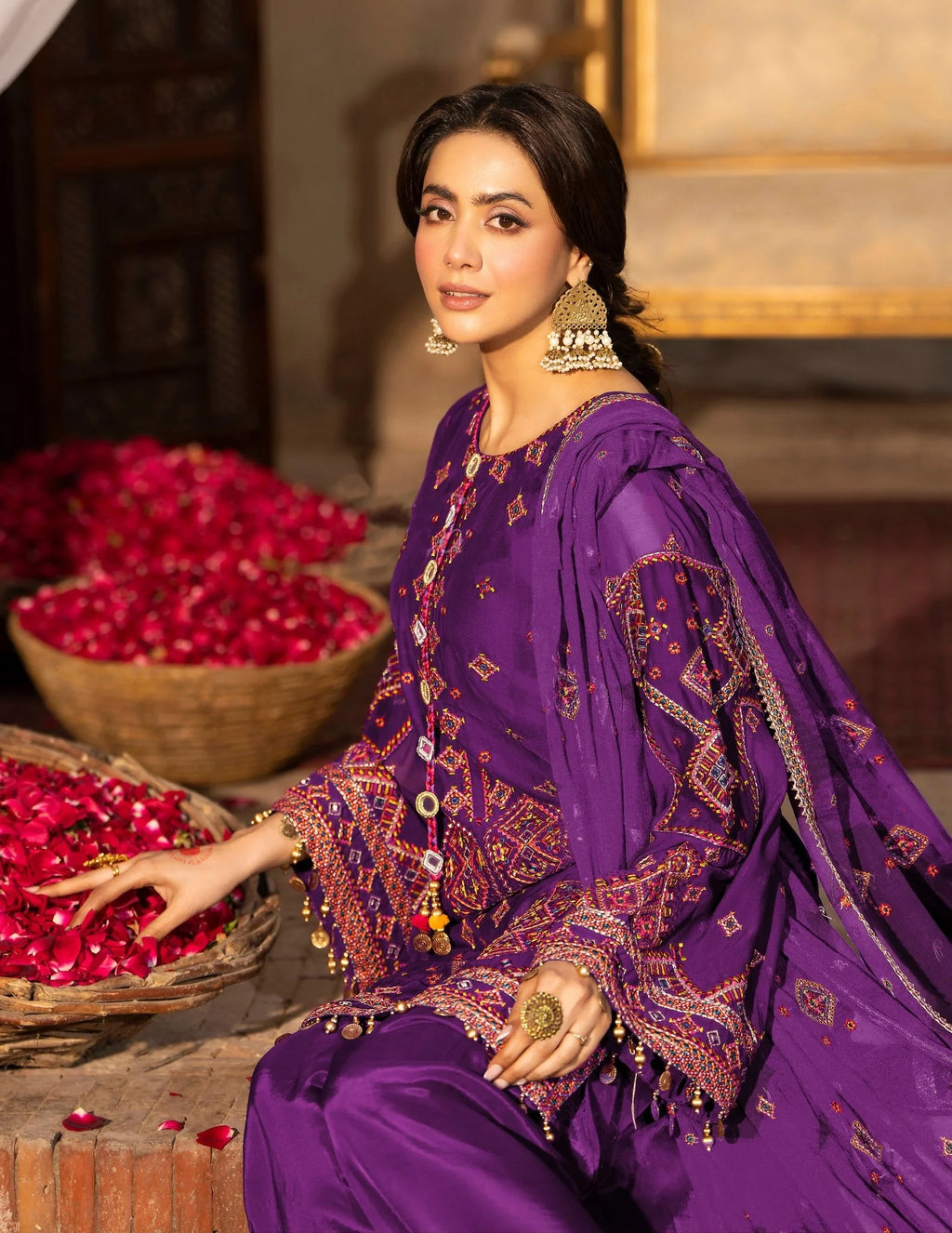 Embroidered Luxury Lawn Suit CT-923