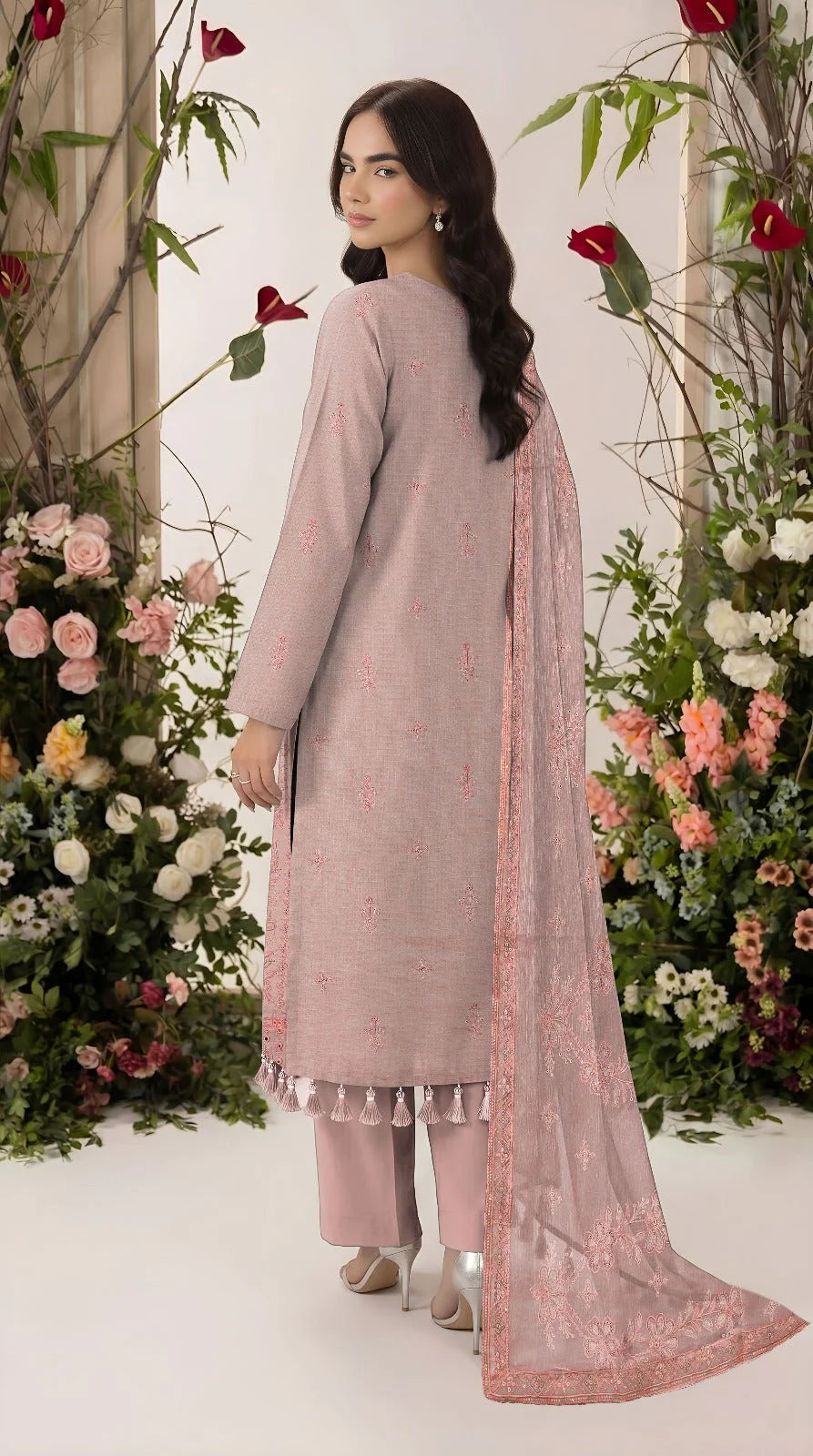 Embroidered Luxury Lawn Suit CT-942