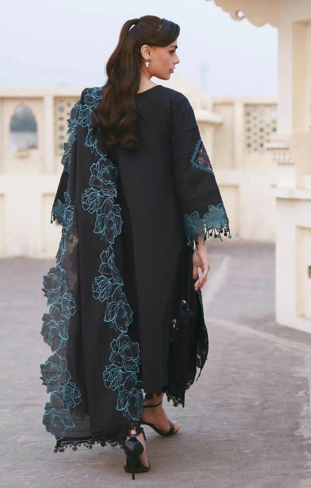 Embroidered Luxury Lawn Suit CT-925