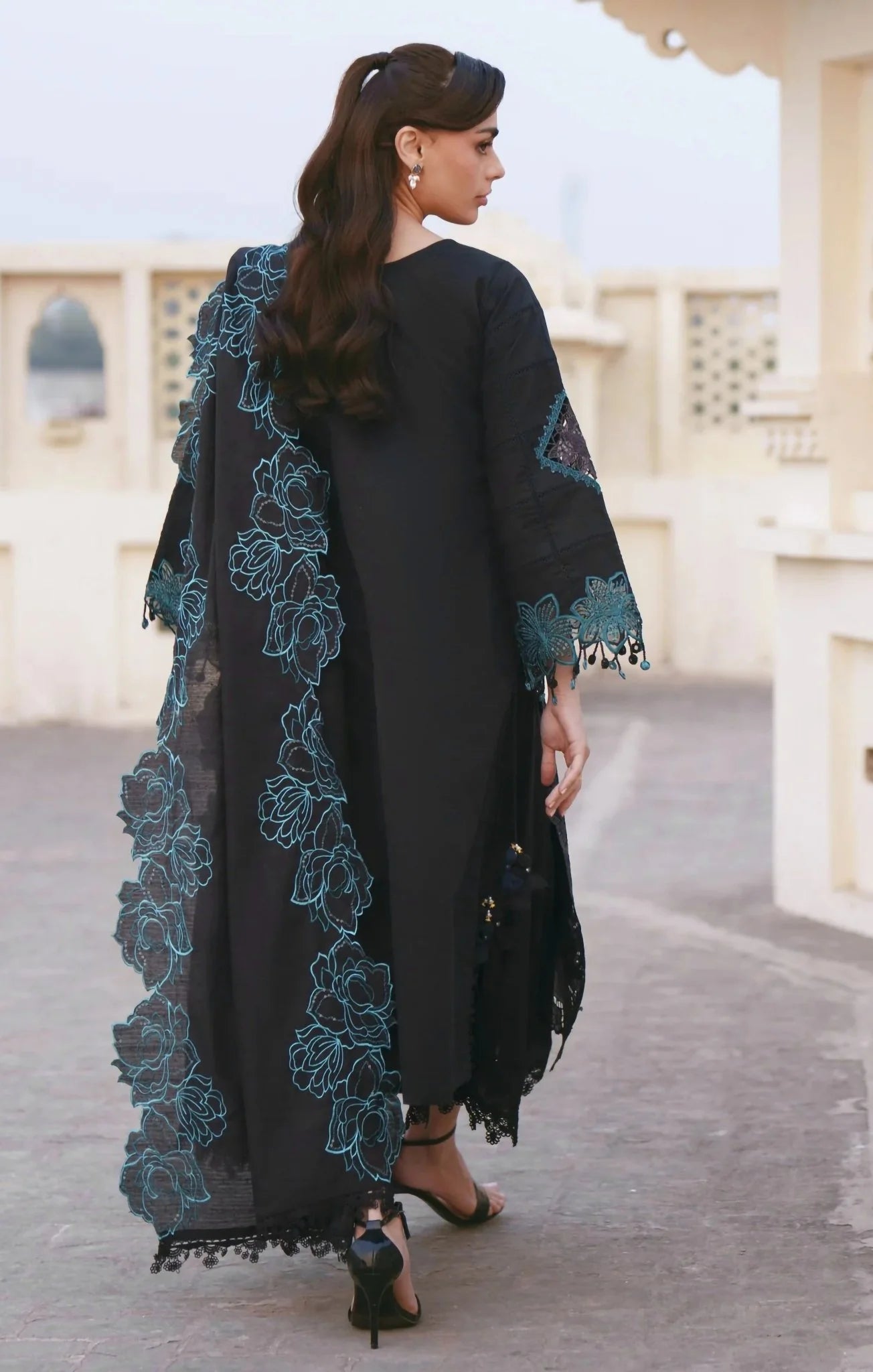 Embroidered Luxury Lawn Suit CT-925