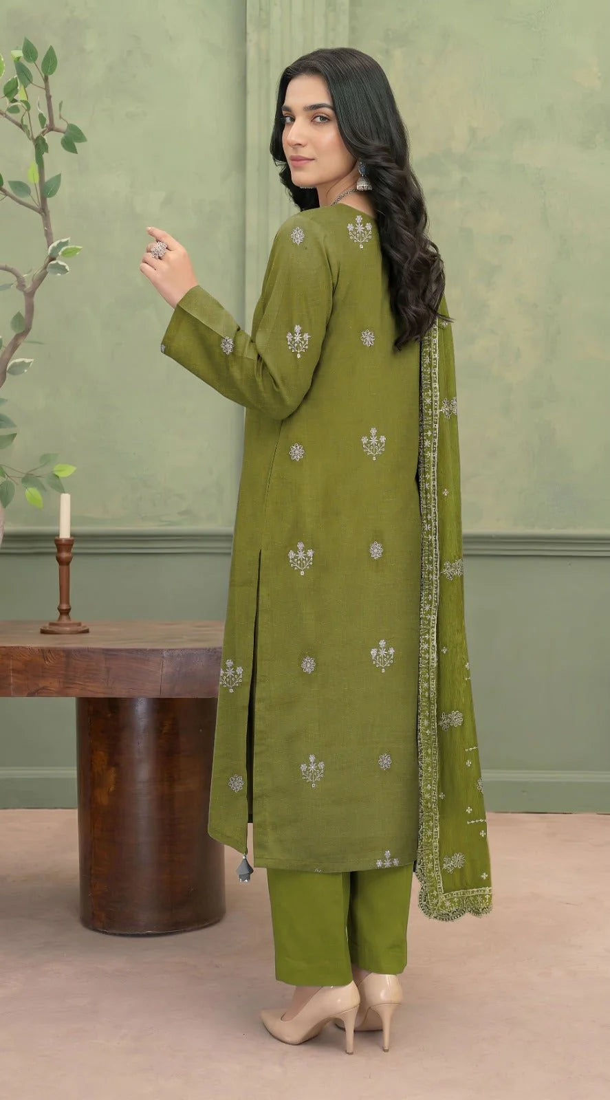 Embroidered Luxury Lawn Suit CT-937