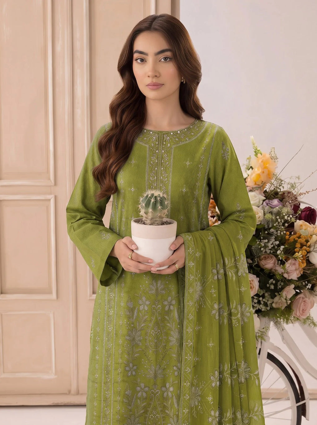 Embroidered Luxury Lawn Suit CT-942