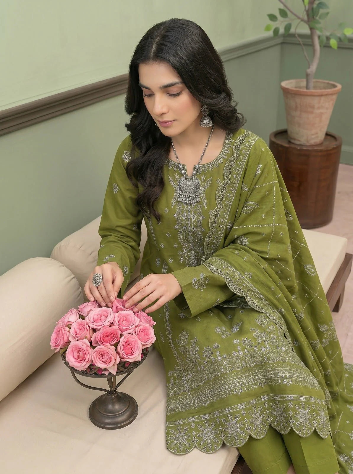 Embroidered Luxury Lawn Suit CT-937