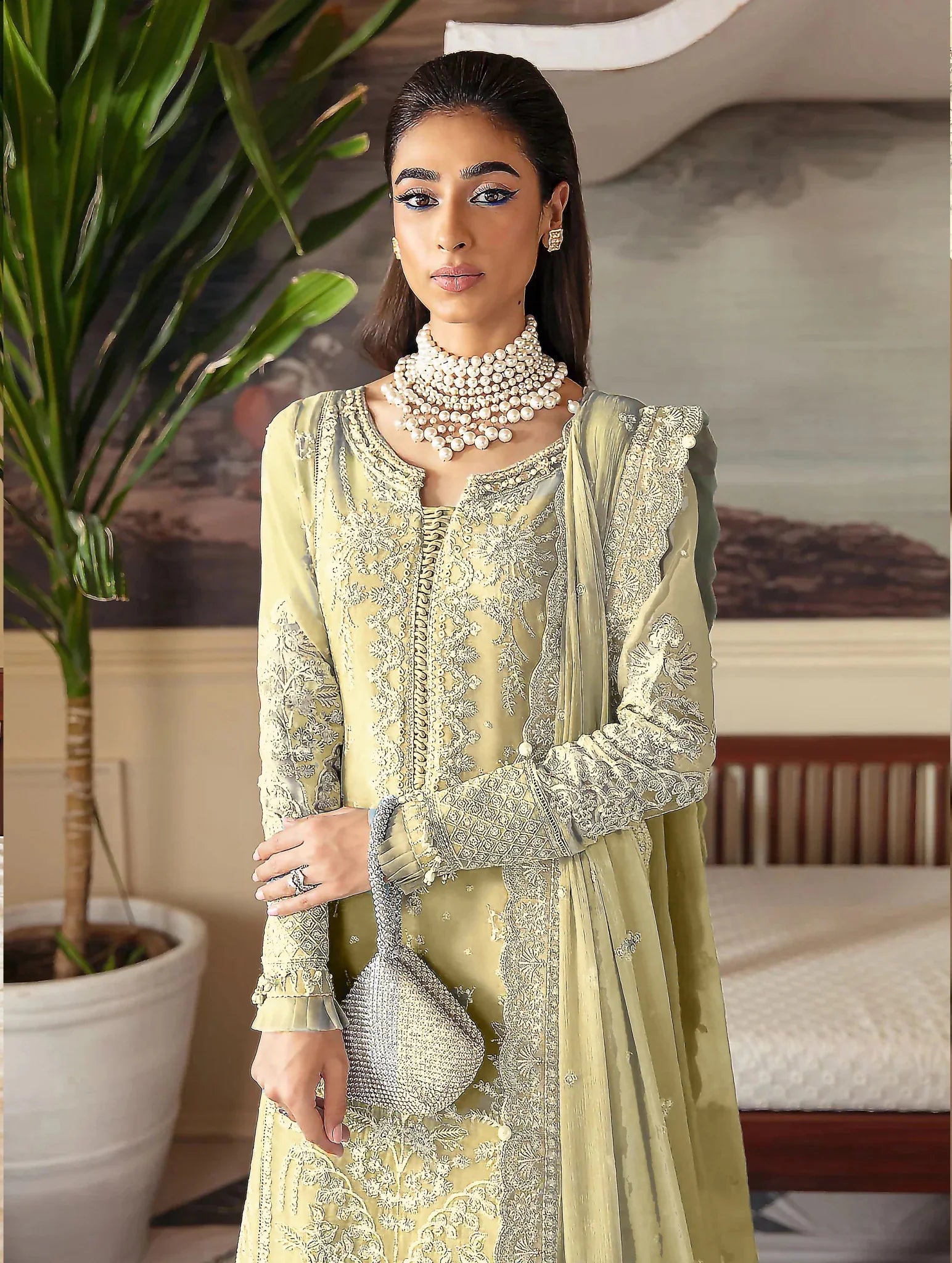Embroidered Luxury Lawn Suit CT-922