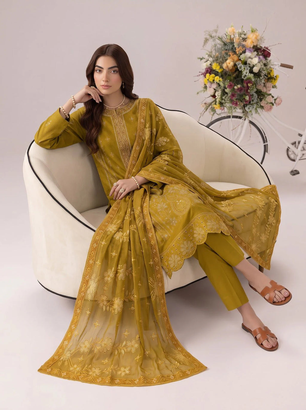 Embroidered Luxury Lawn Suit CT-942