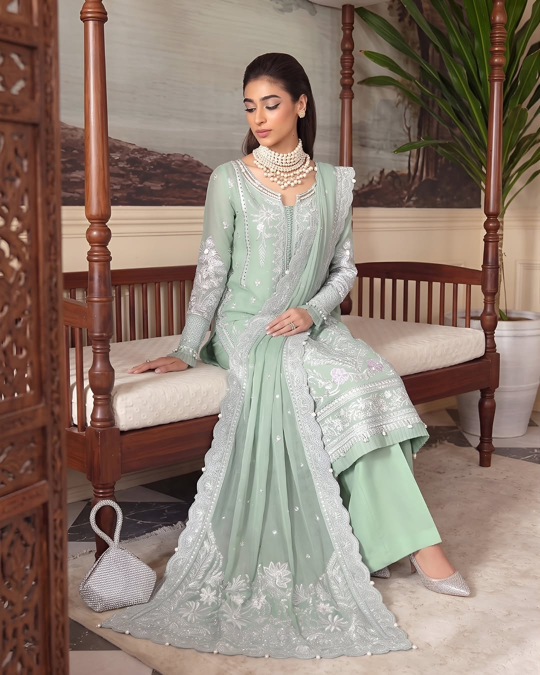 Embroidered Luxury Lawn Suit CT-922