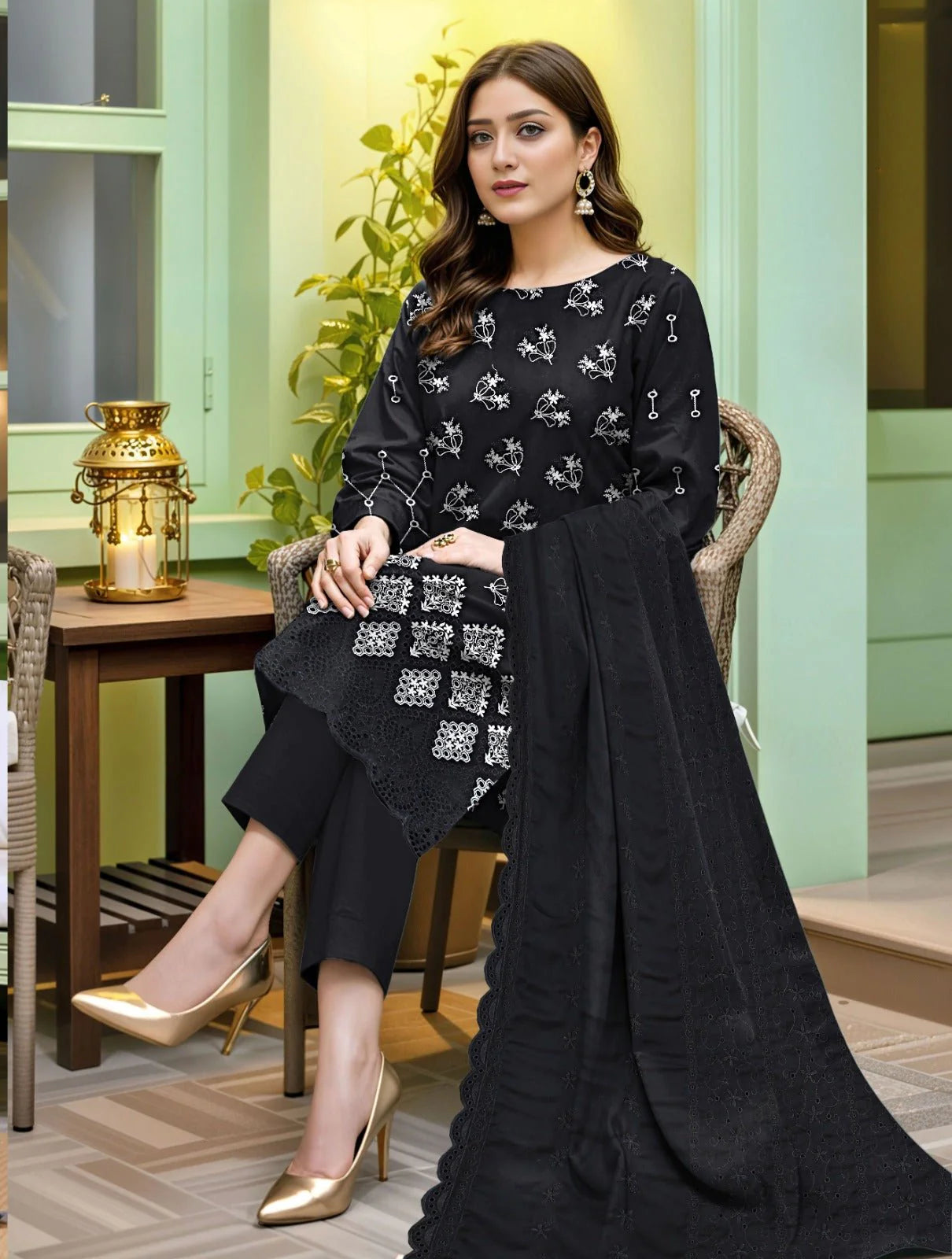 Embroidered Luxury Lawn Suit CT-808