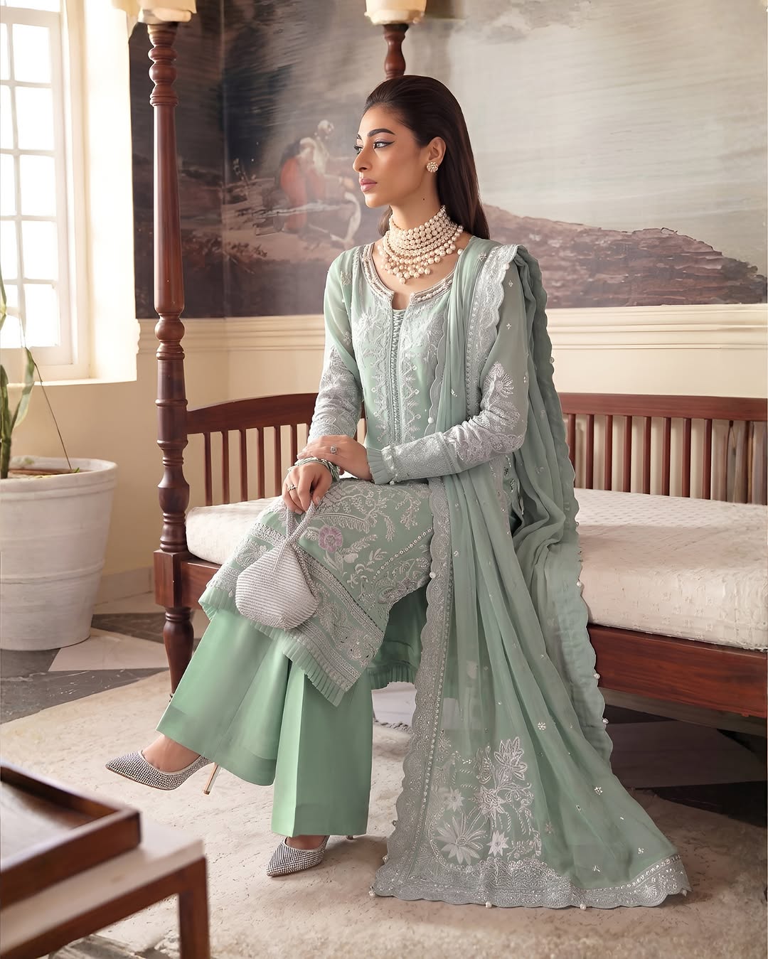 Embroidered Luxury Lawn Suit CT-922