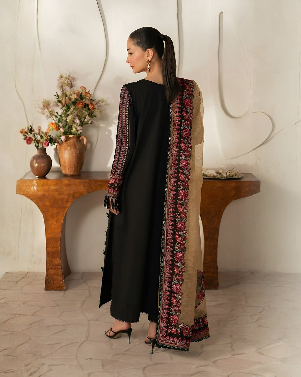 Embroidered Luxury Lawn Suit CT-928