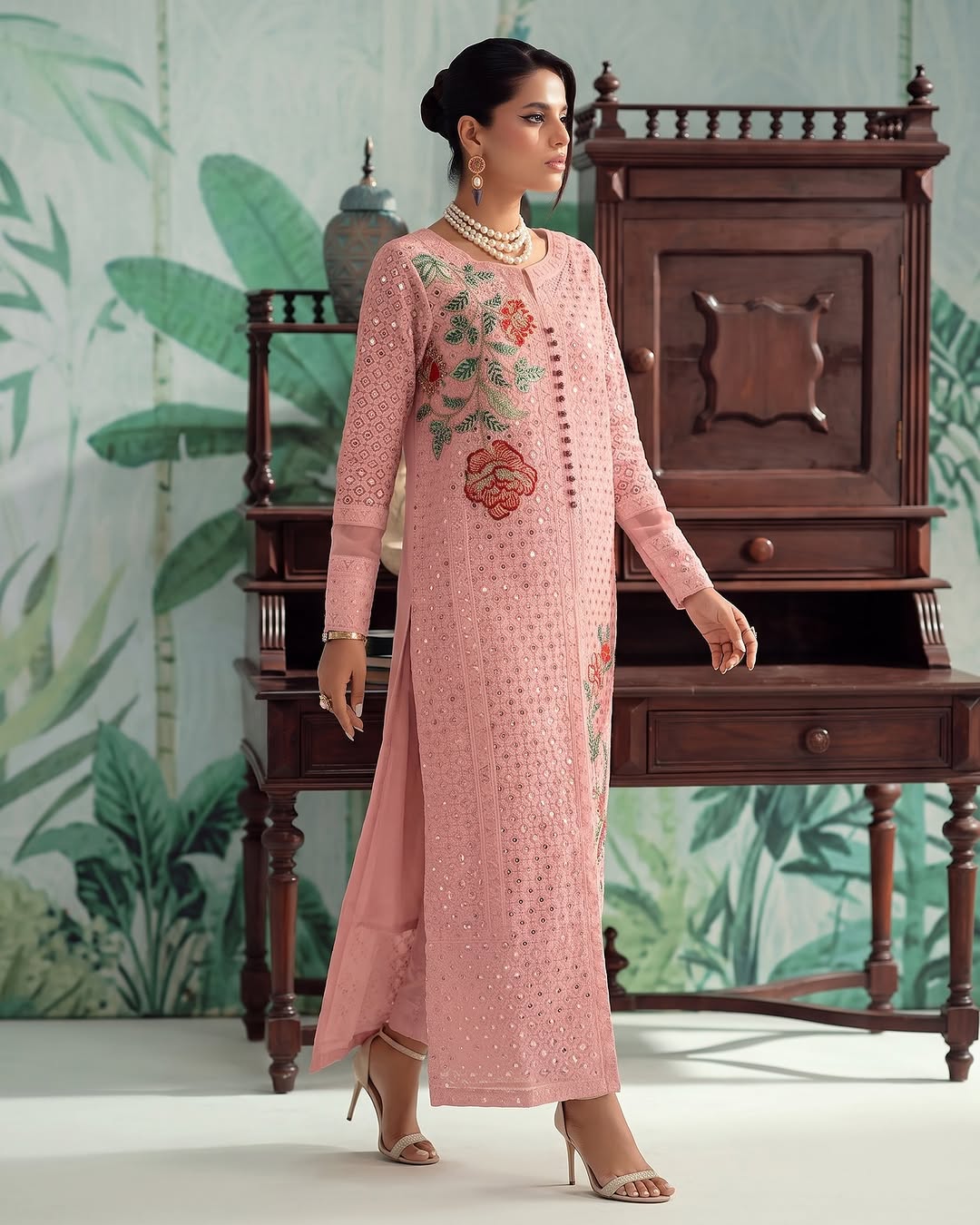 Embroidered Luxury Lawn Suit CT-916